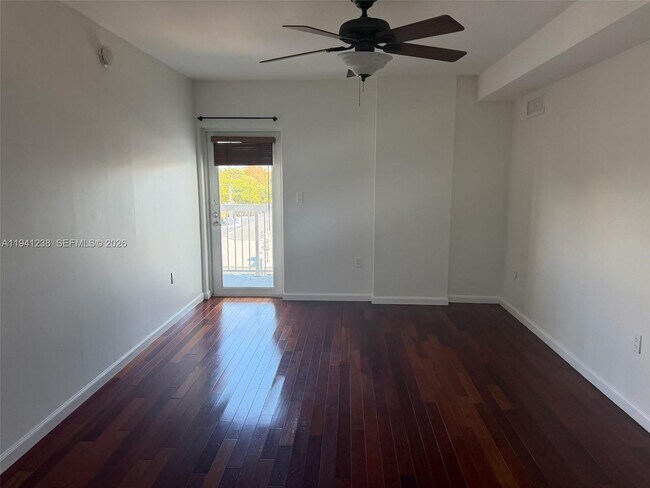 Foto del edificio - 2740 SW 28th Terrace