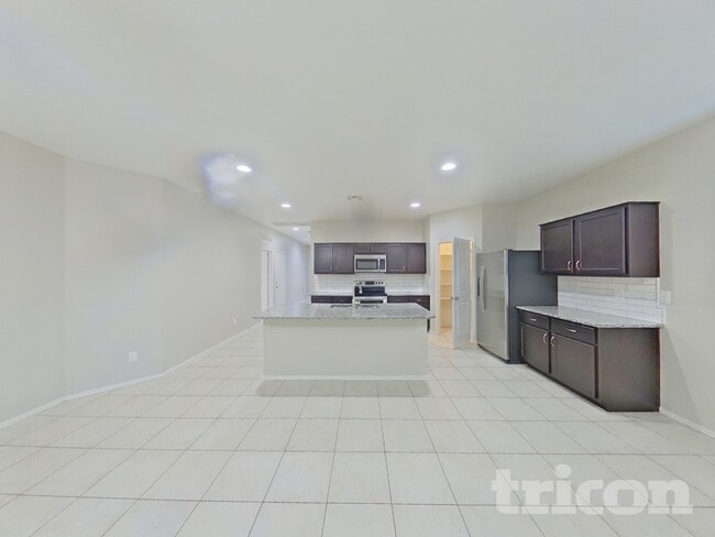 Building Photo - 16971 N Quinto Dr