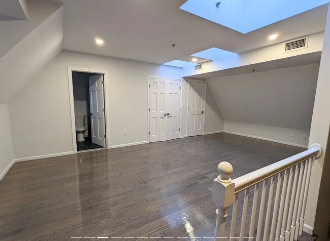 Foto del edificio - 1402 Beacon St