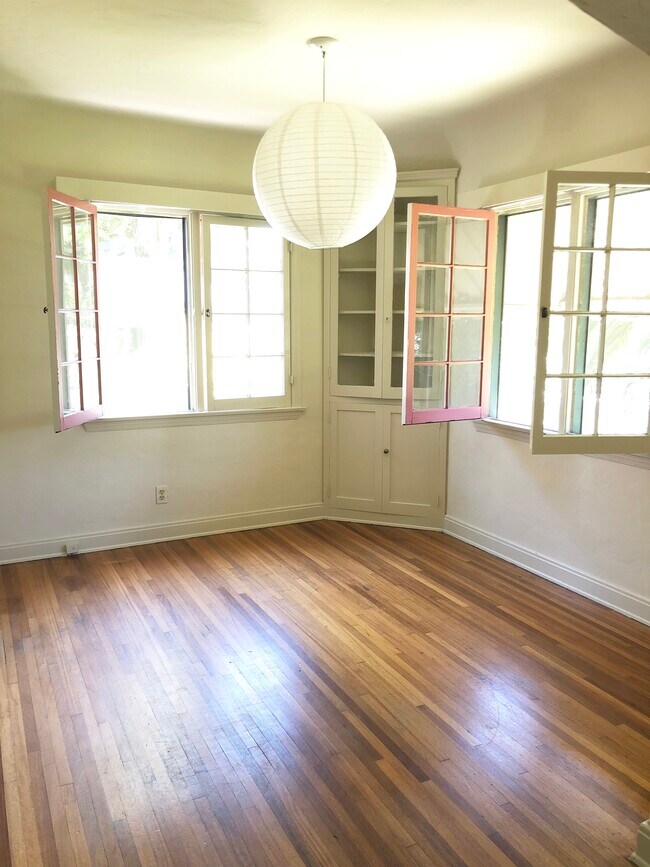 Foto del edificio - 614 Stratford Ave