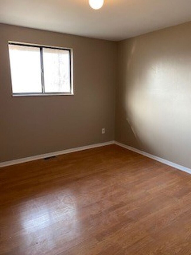 Foto del edificio - 4 Bedroom House in Alton