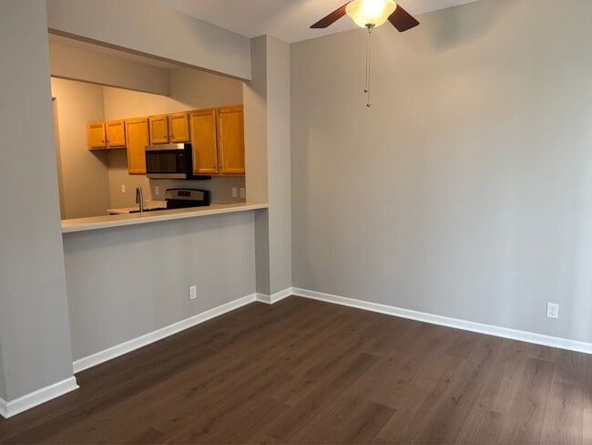 Foto del edificio - 6251 Commonwealth Dr