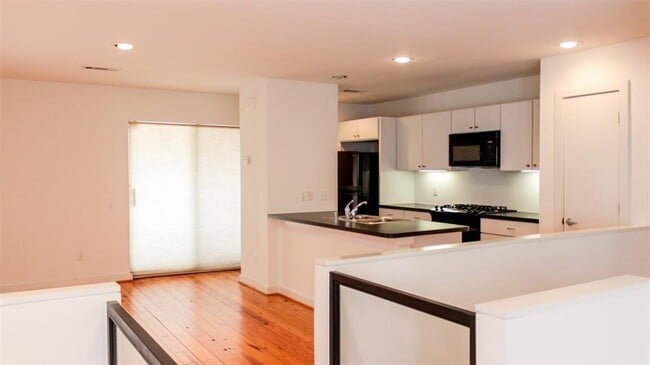Building Photo - 6914 Yellowstone Way Dr