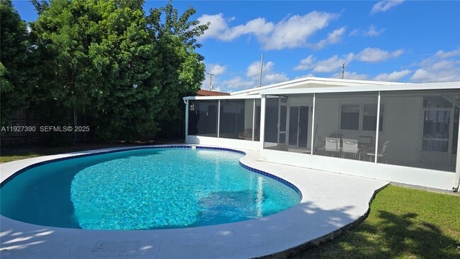 Foto del edificio - 6550 SW 26th St