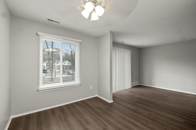 Building Photo - Newport Woods Apartments