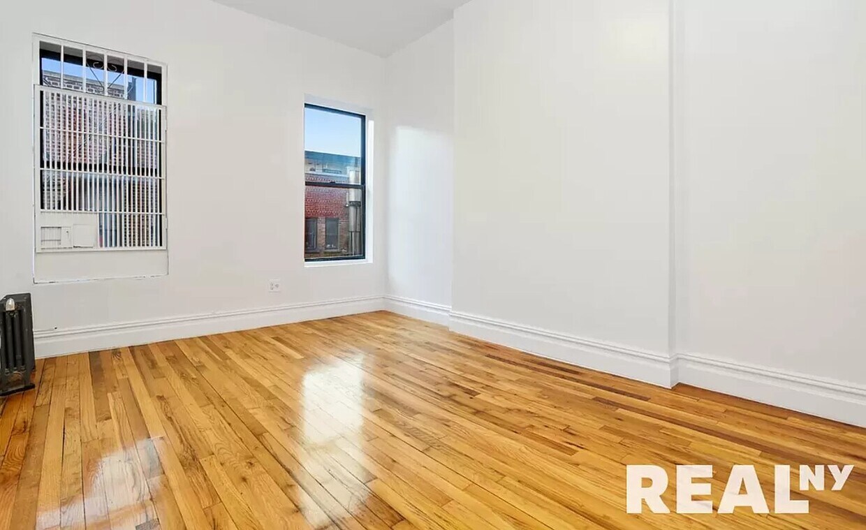 Primary Photo - 331 West 16th Street