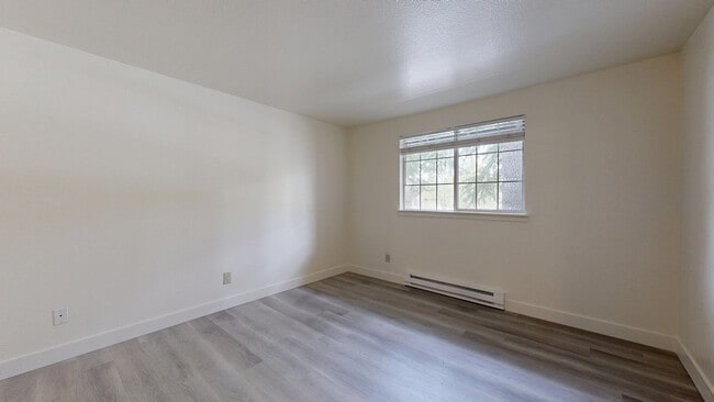 Interior Photo - Hunt Club