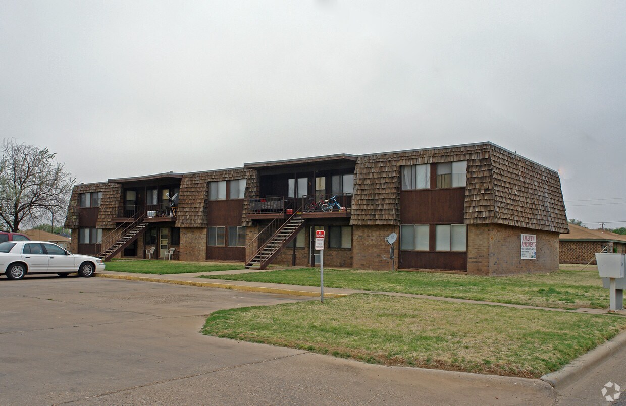 Primary Photo - Lakeview Apartments