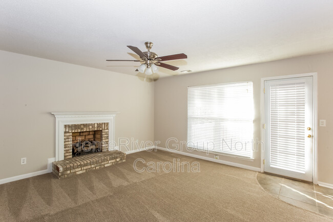 Building Photo - 111 Glynwater Dr