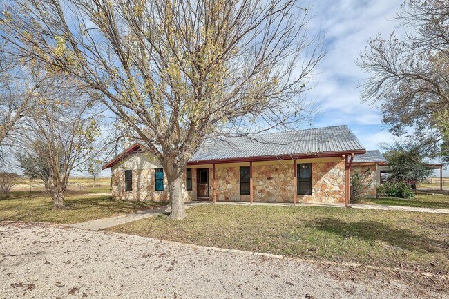 Building Photo - 1550 Fm 487