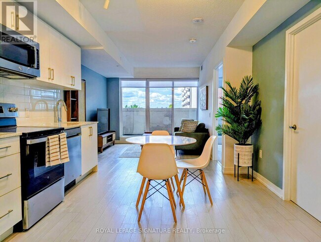 Photo du bâtiment - 4010 Eglinton Ave W