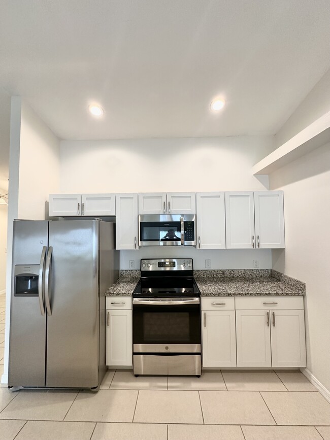 Building Photo - 1818 SW 15th Pl