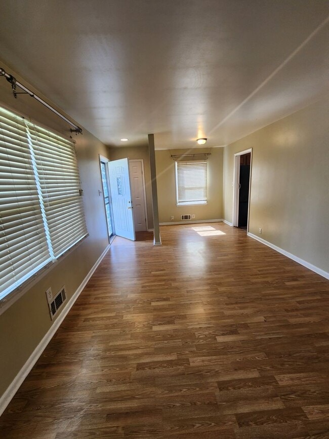 Foto del edificio - Westside Single Family Three Bedroom Near ...