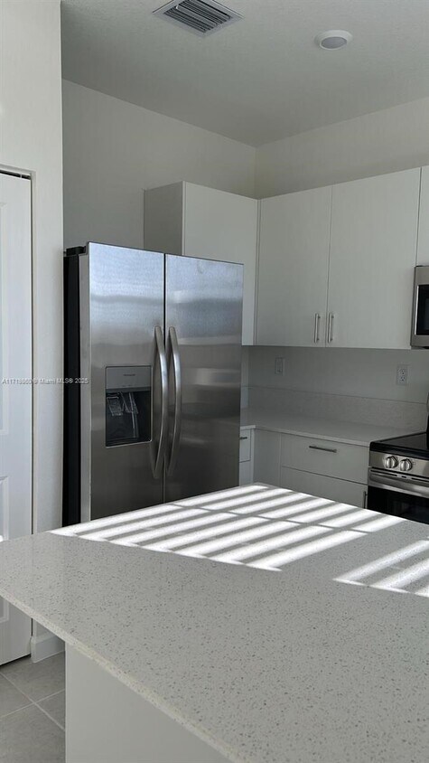 Foto principal - 2658 SE 29th St