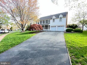 Building Photo - 9440 Flowerden Ln