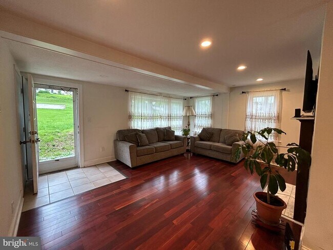 Foto del edificio - 59 Northwood Rd