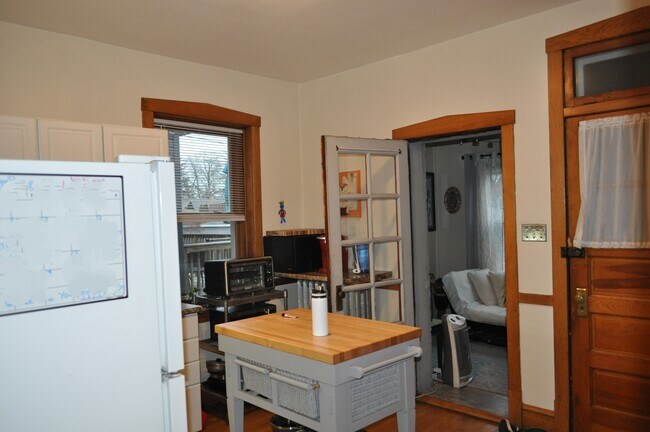 Foto del edificio - 5105 W Cornelia Ave