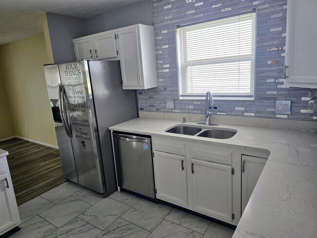Foto del edificio - 3 Bed 2 Bath Huber Heights