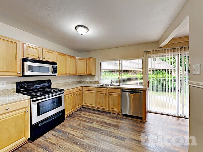Building Photo - 2725 Branch Oaks Dr