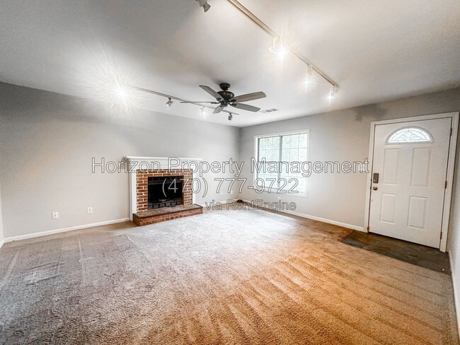 Foto del edificio - 4925 Farmstead Ct NE