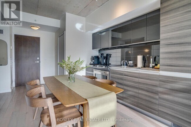 Building Photo - 1190 Dundas St E