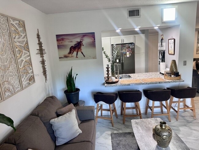 Foto del edificio - 9340 Fontainebleau Blvd