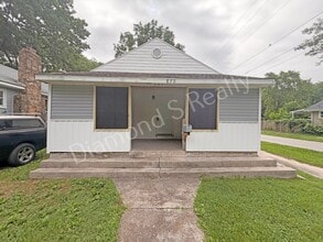 Building Photo - 856 S Nettleton Ave