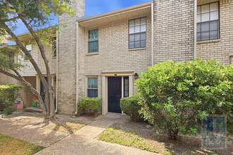 Building Photo - 8400 Jamestown Dr