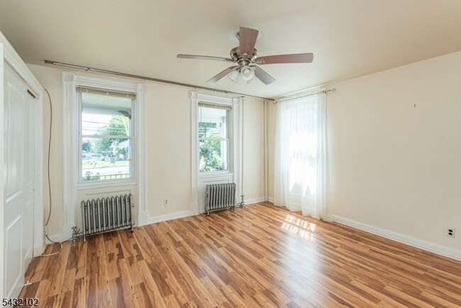 Building Photo - 428 Lathrop Ave
