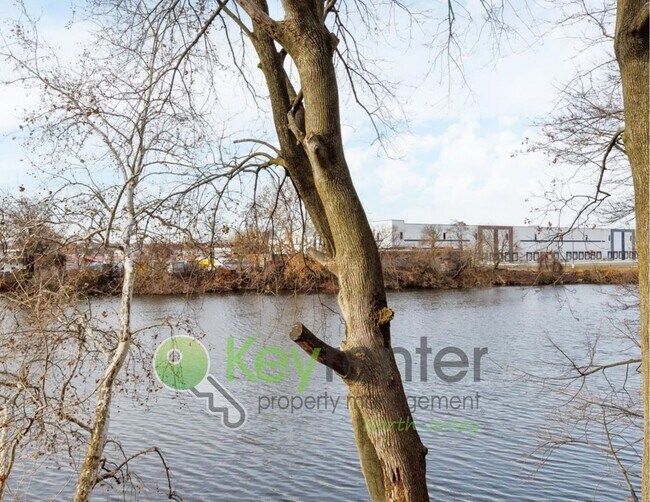 Foto del edificio - Modern 3-Level Townhome with River Views in Wallington