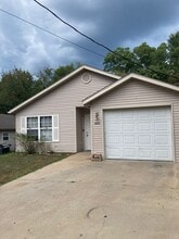 Building Photo - 3057 Driftwood Rd