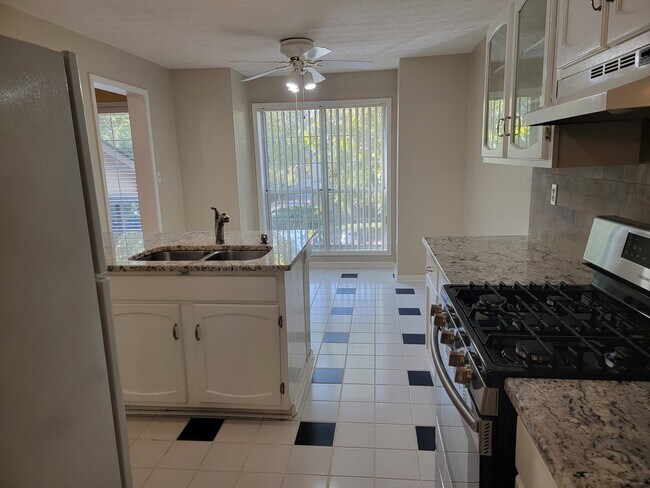 Foto del edificio - 1356 Weatherstone Way NE