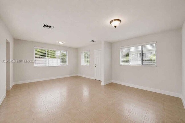 Foto del edificio - 8636 NW 35th Pl