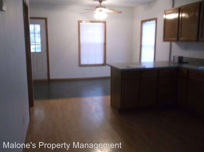 Building Photo - 2 br, 1 bath House - 524 N Elm