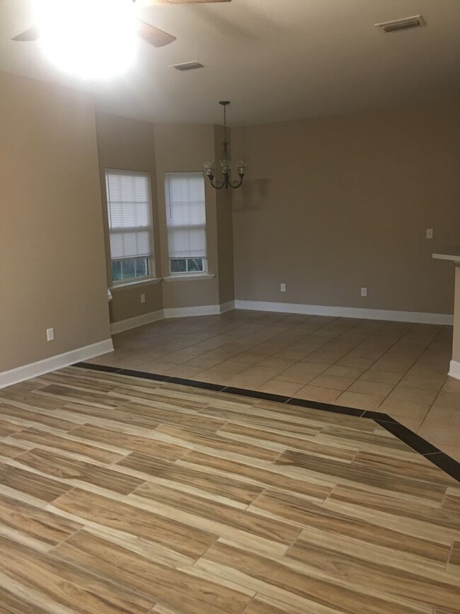 Building Photo - 259 Millcrest Dr