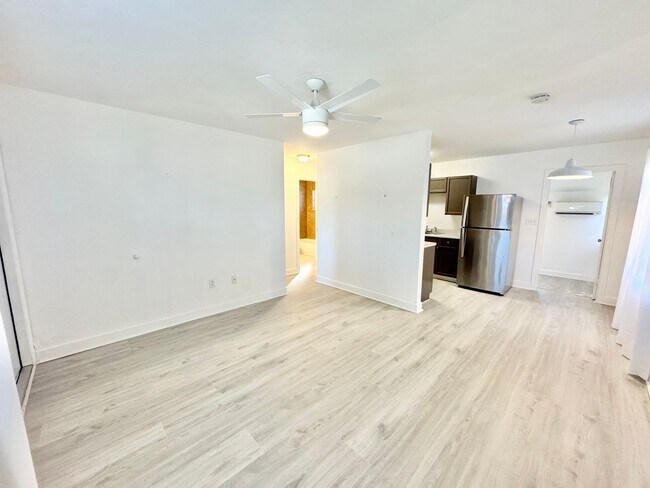 Foto del edificio - 4093 Springs Ln