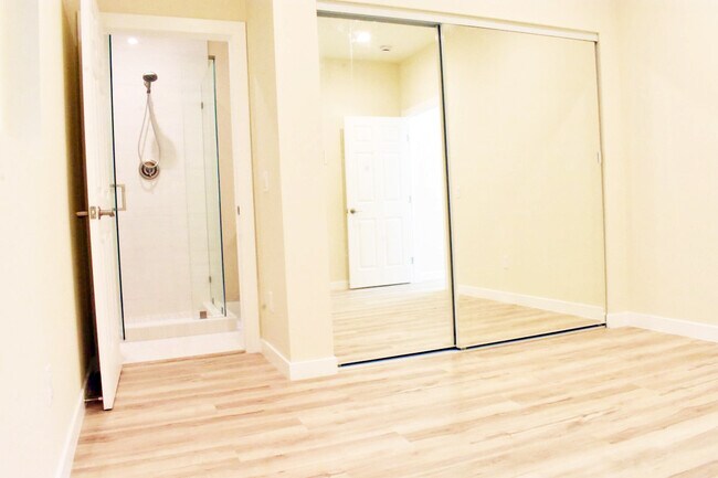 Foto del edificio - 3903 Woodcliff Rd