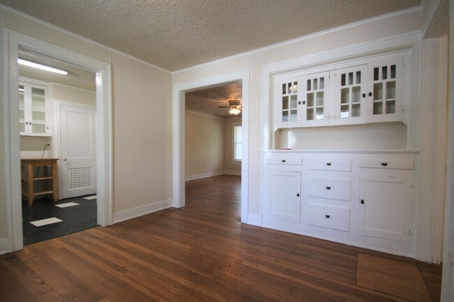 Charming 2/1 Downstairs Apartment Unit w/ ... - Charming 2/1 Downstairs Apartment Unit w/ ...