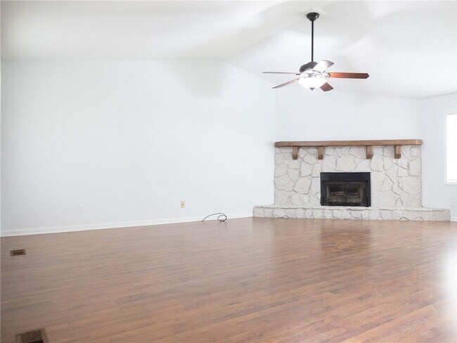 Building Photo - 402 Park Terrace