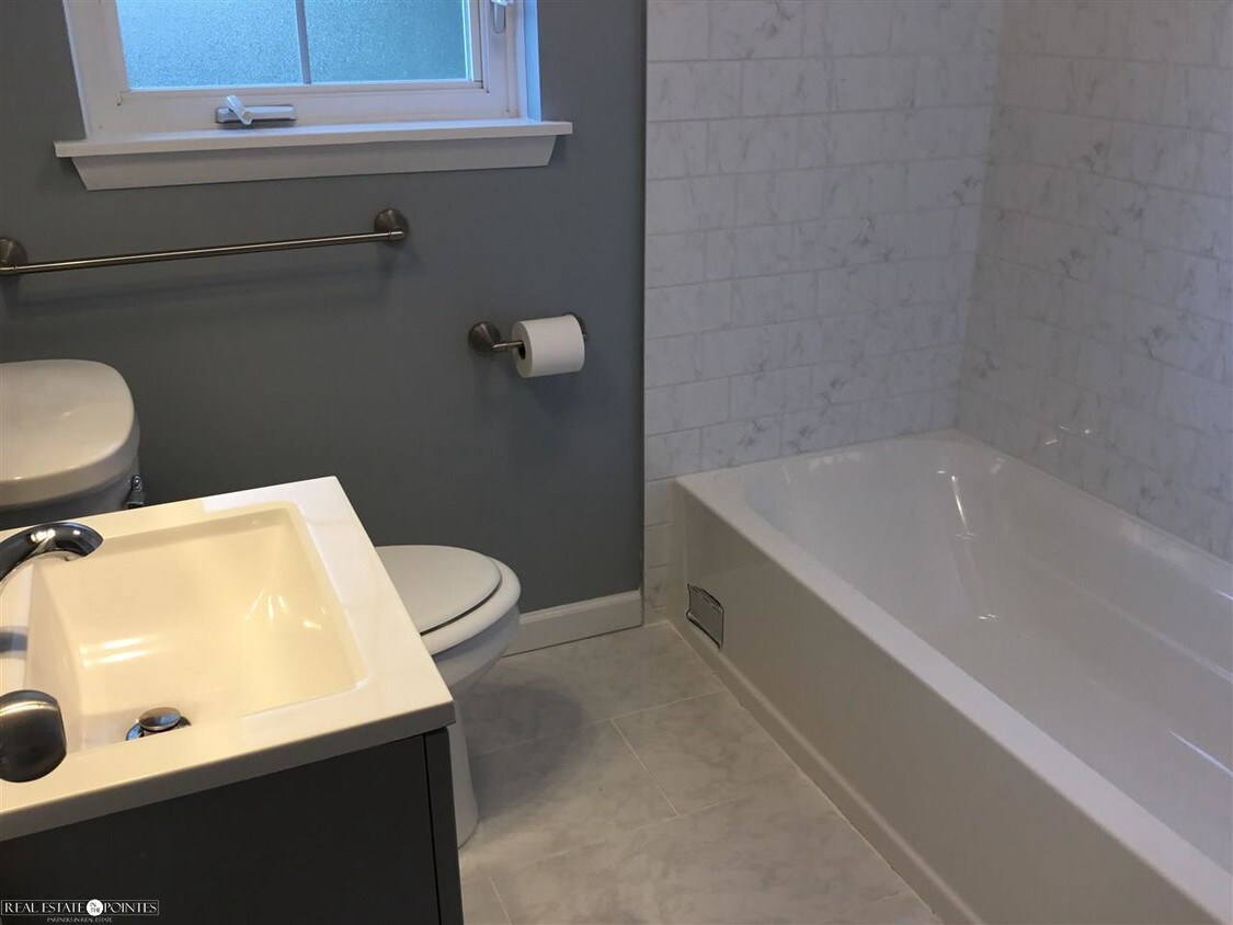 Foto principal - 23222 Edsel Ford Ct