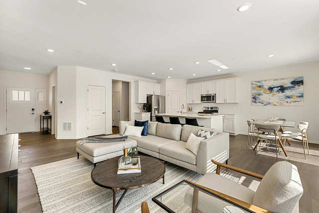 Building Photo - 2824 Kessler Dr