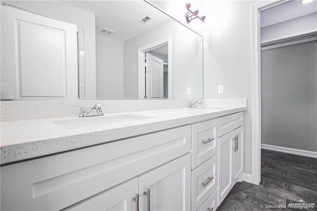 Foto del edificio - 2211 Northridge Ave