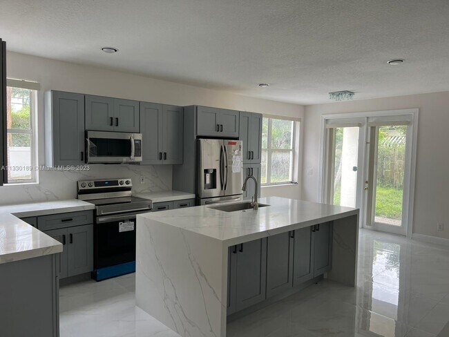 Foto del edificio - 14511 SW 33rd Ct