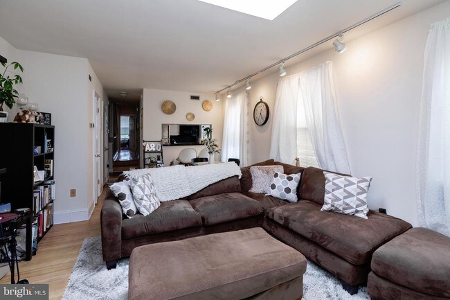 Foto del edificio - 2212 Fairmount Ave