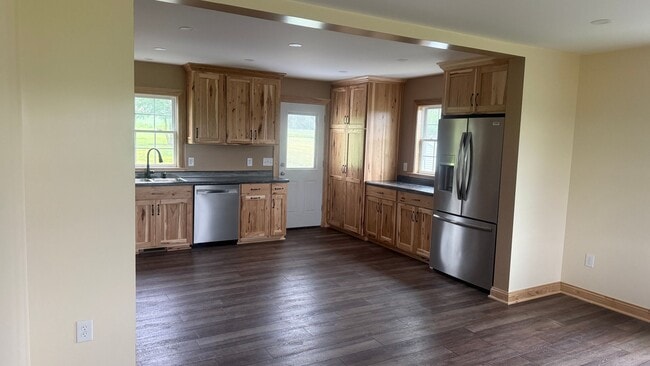 Foto del edificio - BRAND new 3 bedroom 1.5 bath LAUREL SCHOOL Ready now!
