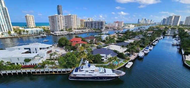 Foto del edificio - 137 Golden Isles Dr