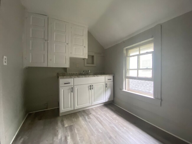 Building Photo - 2180 W.83rd
