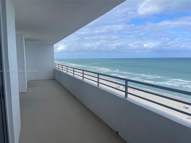 Building Photo - 5555 Collins Ave