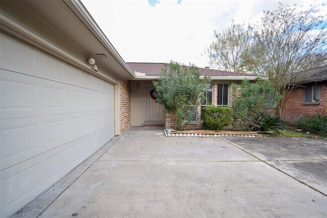 Foto del edificio - 7119 Autumn Grove Dr