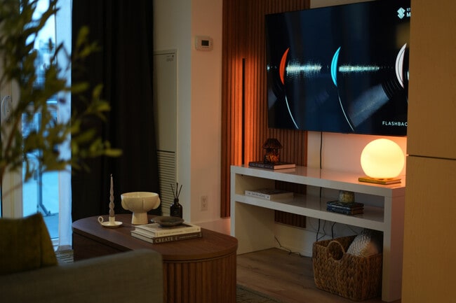 Building Photo - 300 Front St W